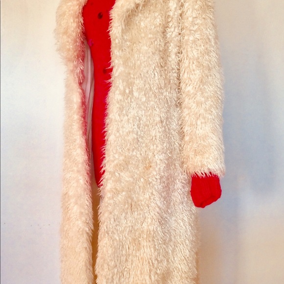 Vintage Faux Fur White Coat - Picture 3 of 12